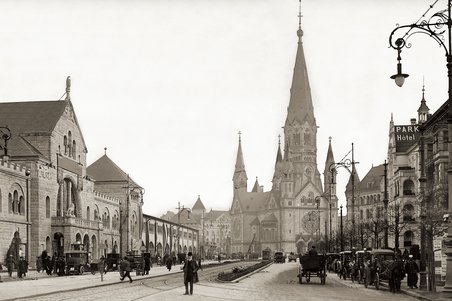 Eine Aufnahme der alten Kirche im alten Charlottenburg.